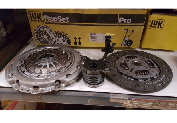 Kit embrayage + butée LUK pour