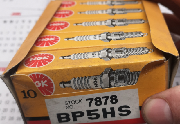 BP5HS NGK Bougies d'allumage 