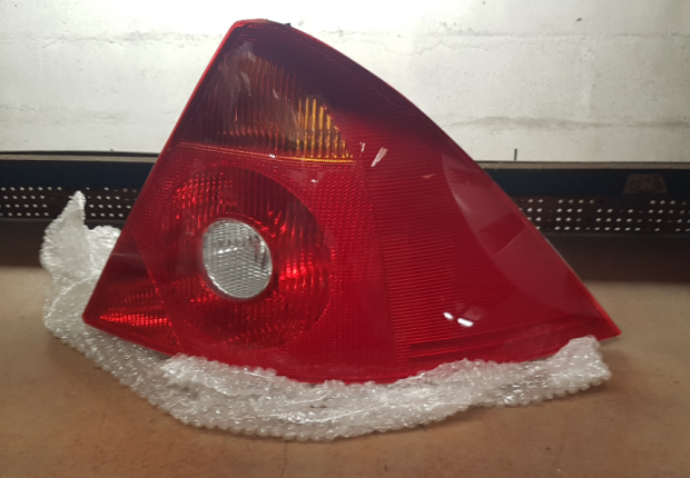 Feu arrière droit Ford Mondeo III 