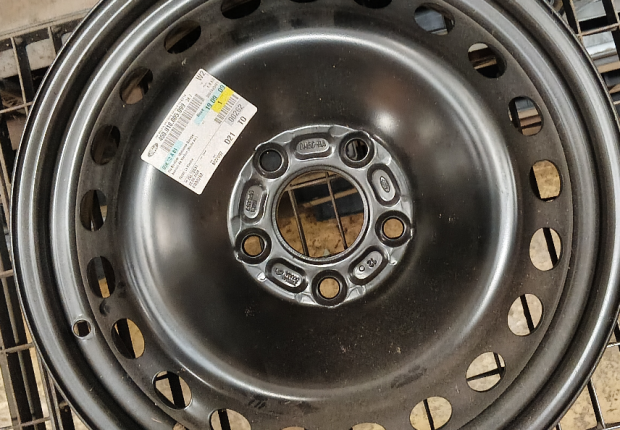 1713584 Véritable roue de rechange en acier Ford 