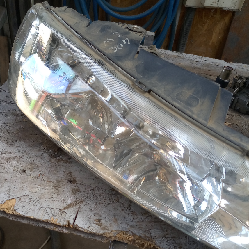 Phare AVD 406 sw PH2