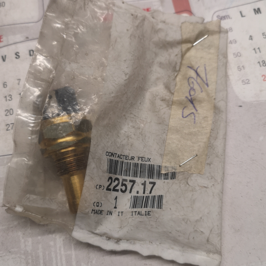 Contacteur de marche arrière 225717