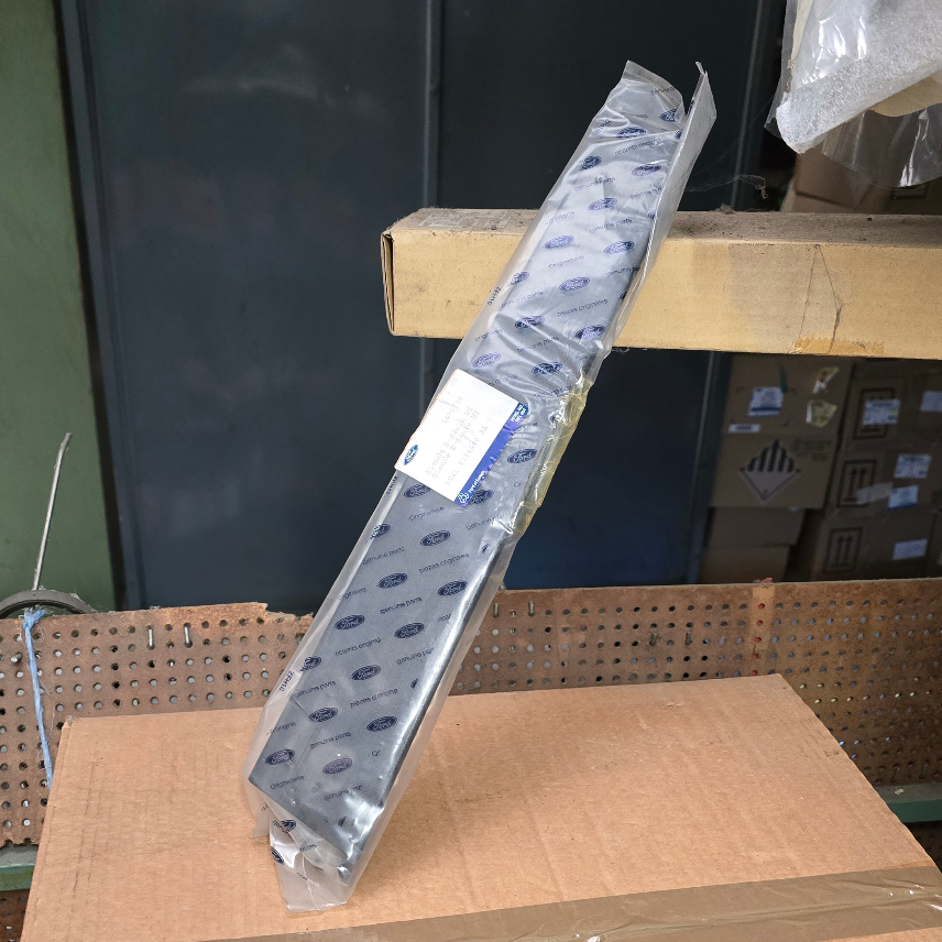 1496738 Ford Kuga Moulure 