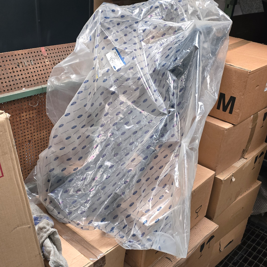 1855921 Ford Transit Tourneo Courier 2014 grille de radiateur Parchoc avant 